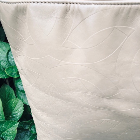 Authentic Chanel Handbag - Picture 3 of 16